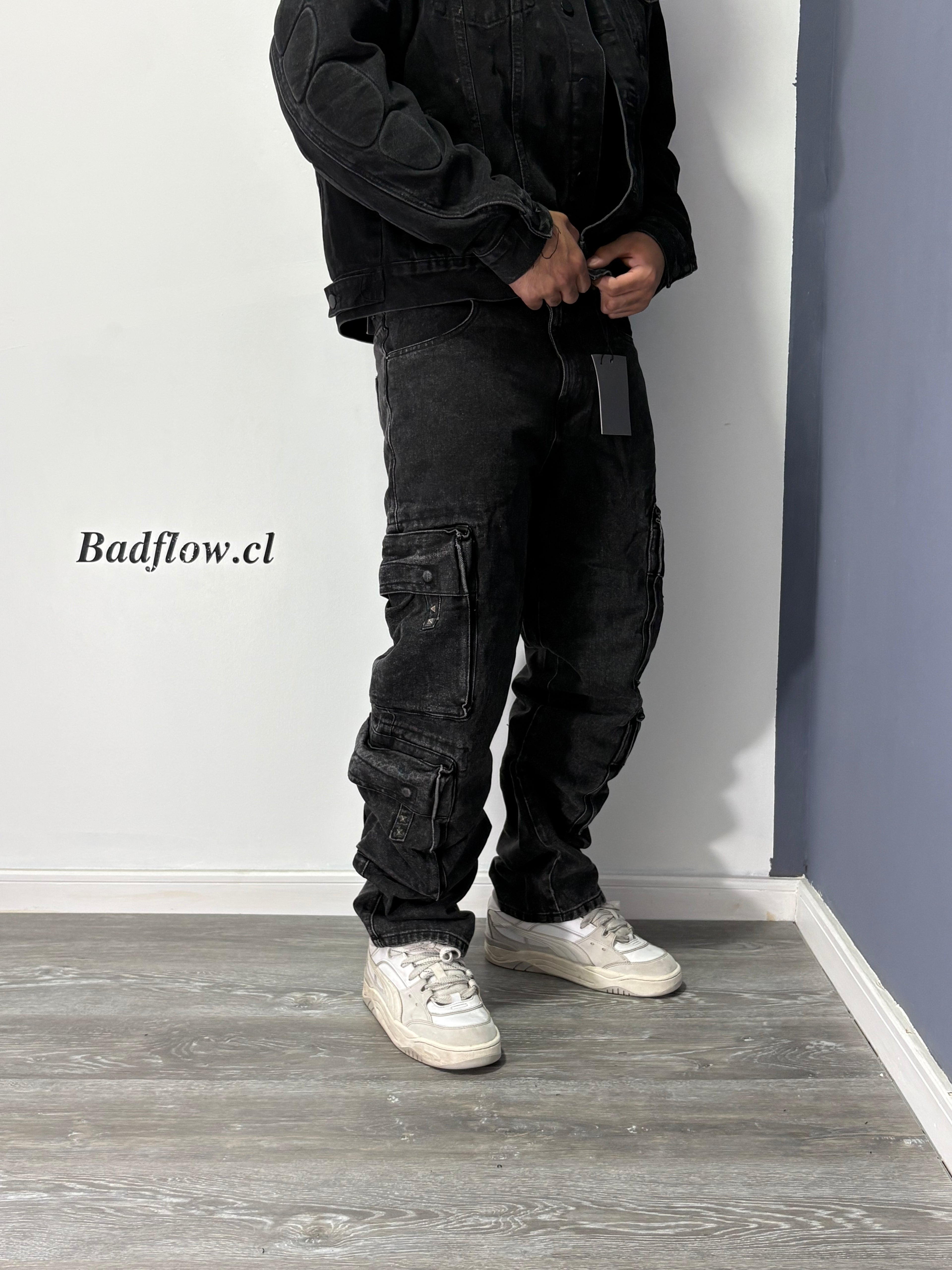 Doble Explosive Cargo